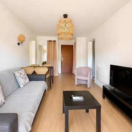 Appartement Renove Avec Balcon Et Parking Saint-Raphaël