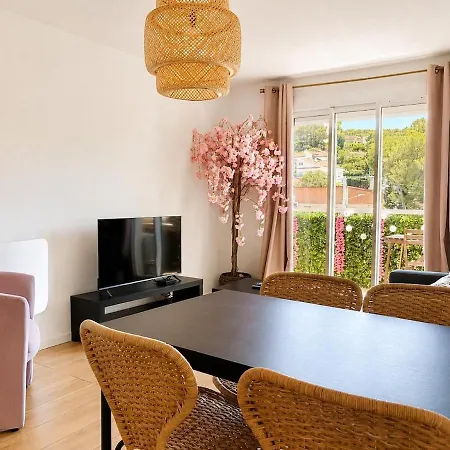 Renove Avec Balcon Et Parking Saint-Raphaël